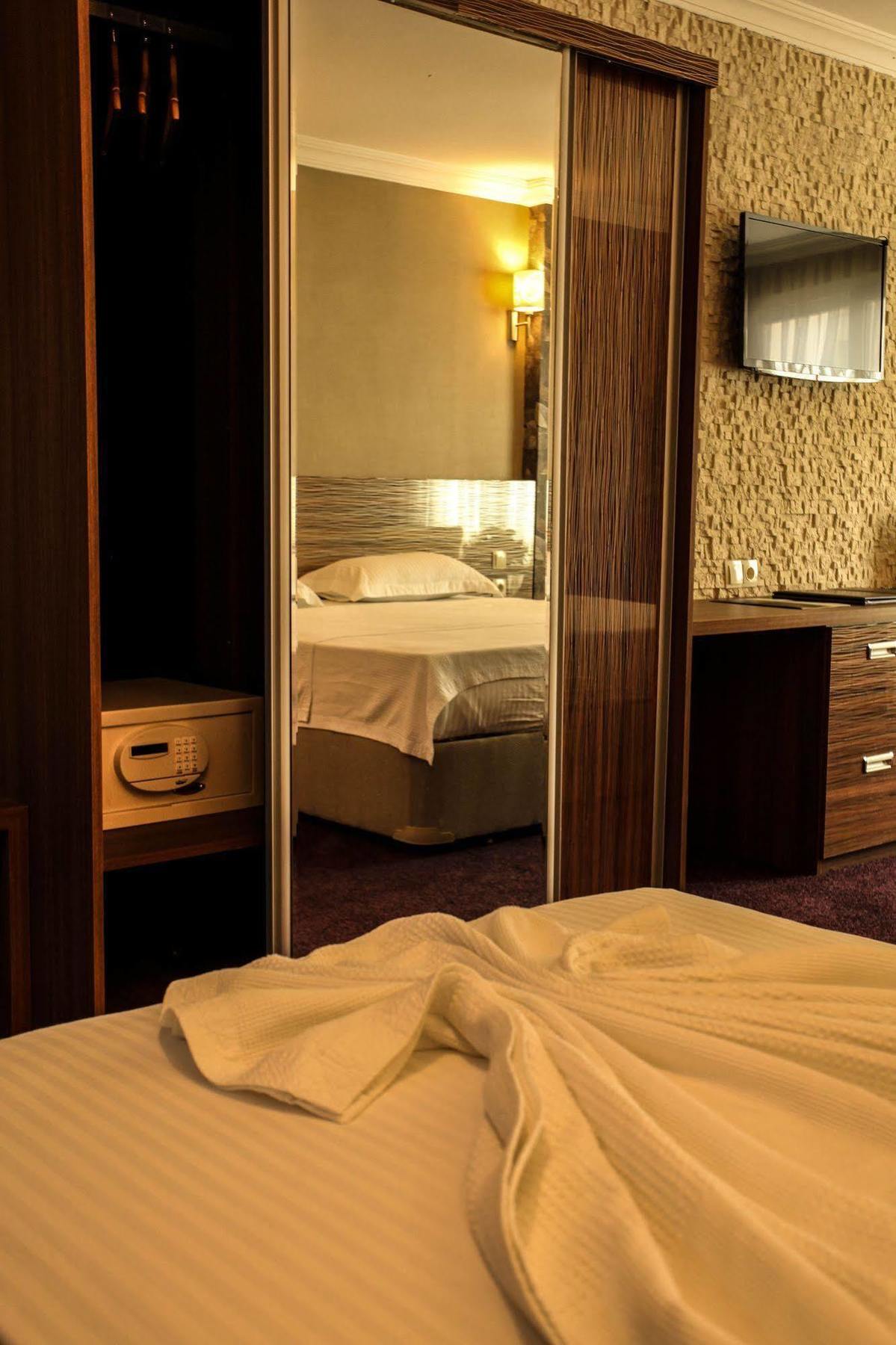 Grand Akcali Otel İskenderun Esterno foto